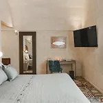 Cenobio & فندق